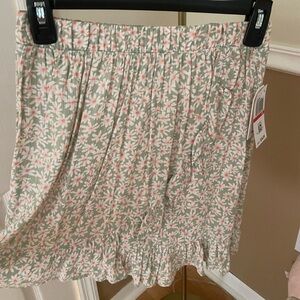 Hippie Rose NWT floral ruffle skirt